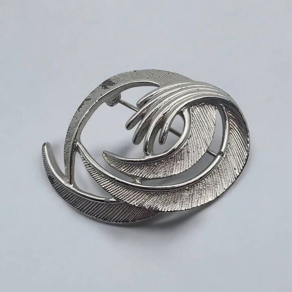 Vintage Sarah Coventry Silver Tone Swirl Brooch - Picture 1 of 7